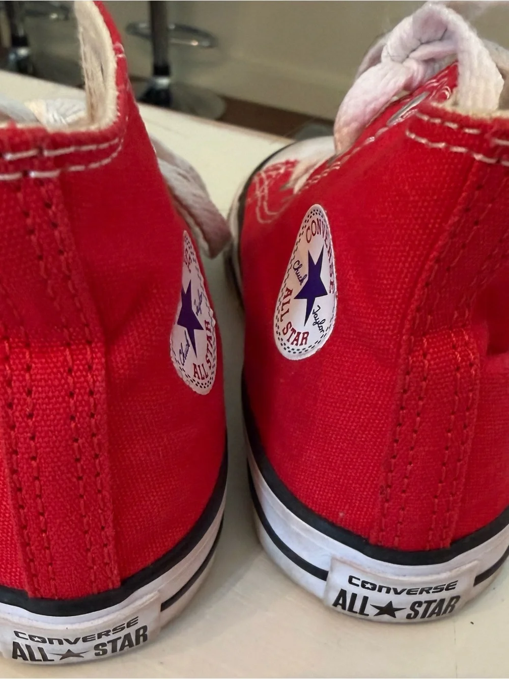 Converse bright red